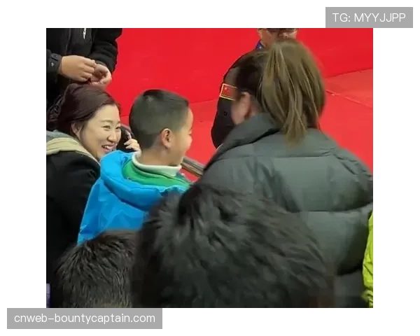 球迷花絮：残疾小球迷现场圆梦，获赠赵继伟签名球鞋